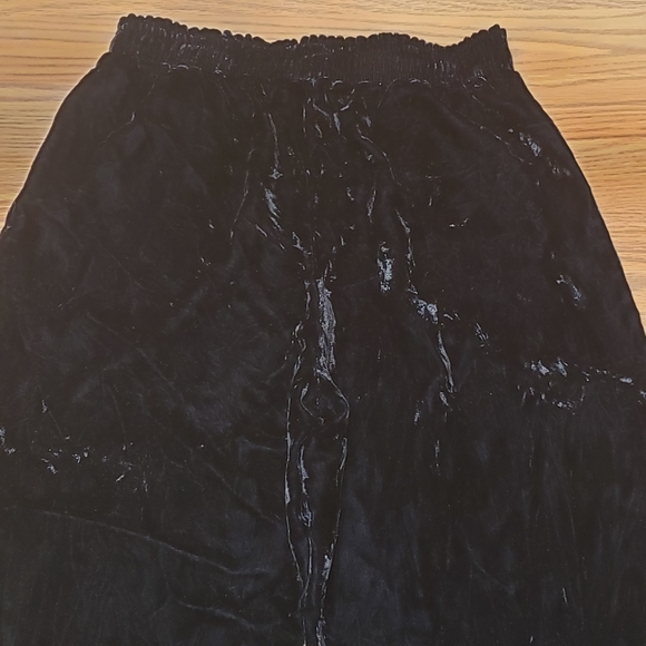 Adelyn Rae - ARIEL WIDE LEG VELVET PANT Black Stretch Waist - Picture 4 of 6